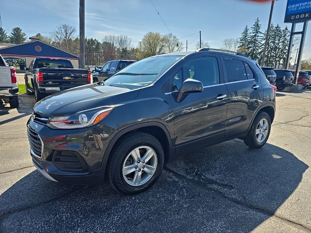Used 2017 Chevrolet Trax LT w/ LT Convenience Package AWD/4WD image 2