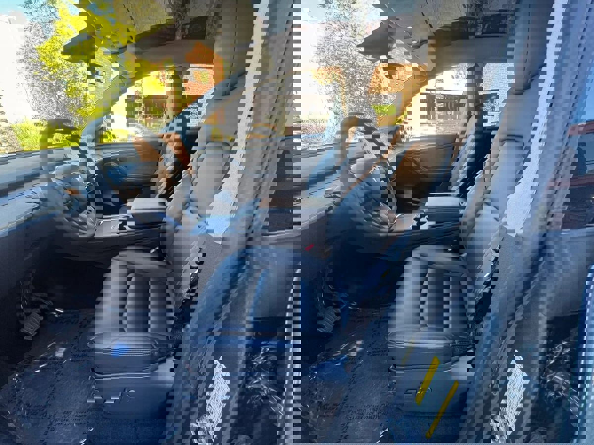 Used 2024 Tesla Model Y Long Range image 12