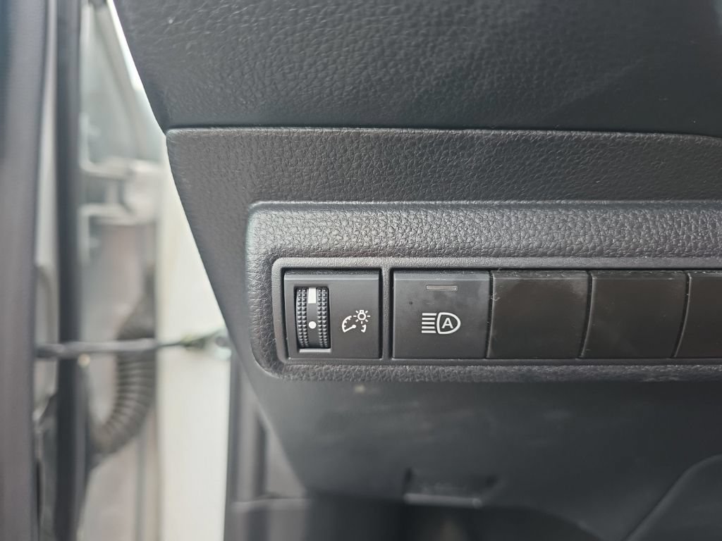 Used 2025 Toyota Corolla SE FWD image 15