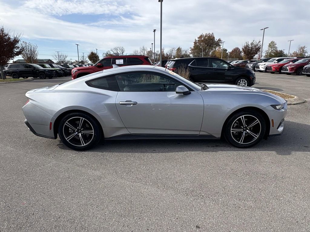 Used 2024 Ford Mustang EcoBoost image 10