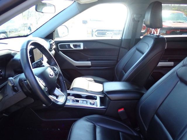 Used 2021 Ford Explorer XLT w/ Equipment Group 202A image 11