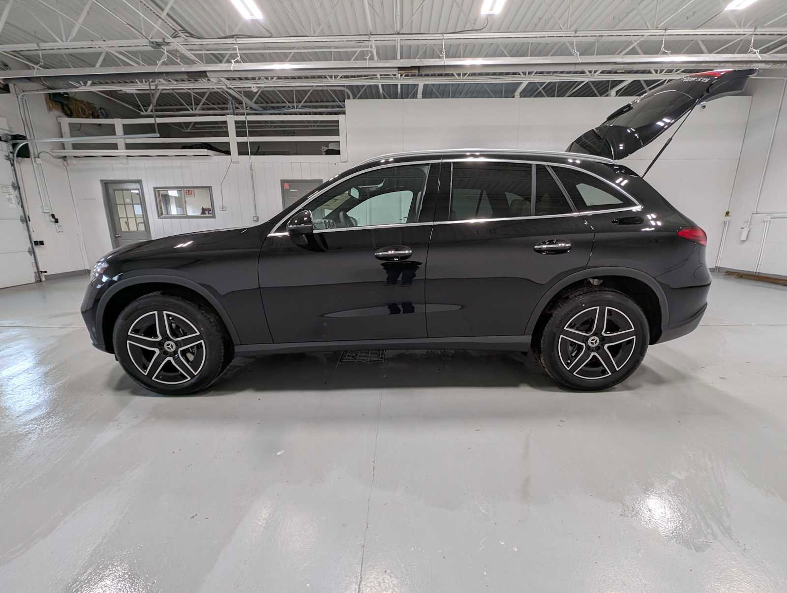 New 2026 Mercedes-Benz GLC 300 4MATIC image 9