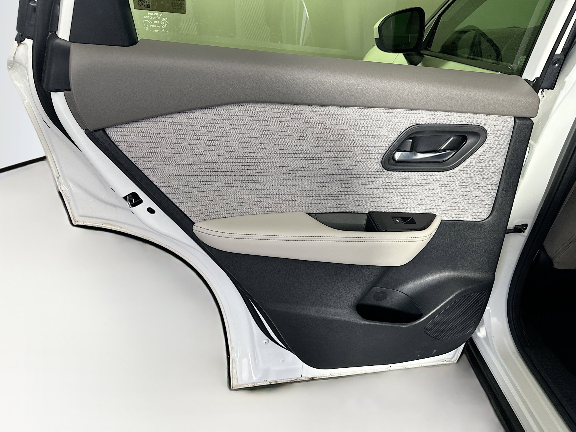 Used 2023 Nissan Rogue SV image 26