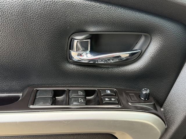 Used 2019 Nissan Titan SV w/ SV Convenience Package AWD/4WD image 24