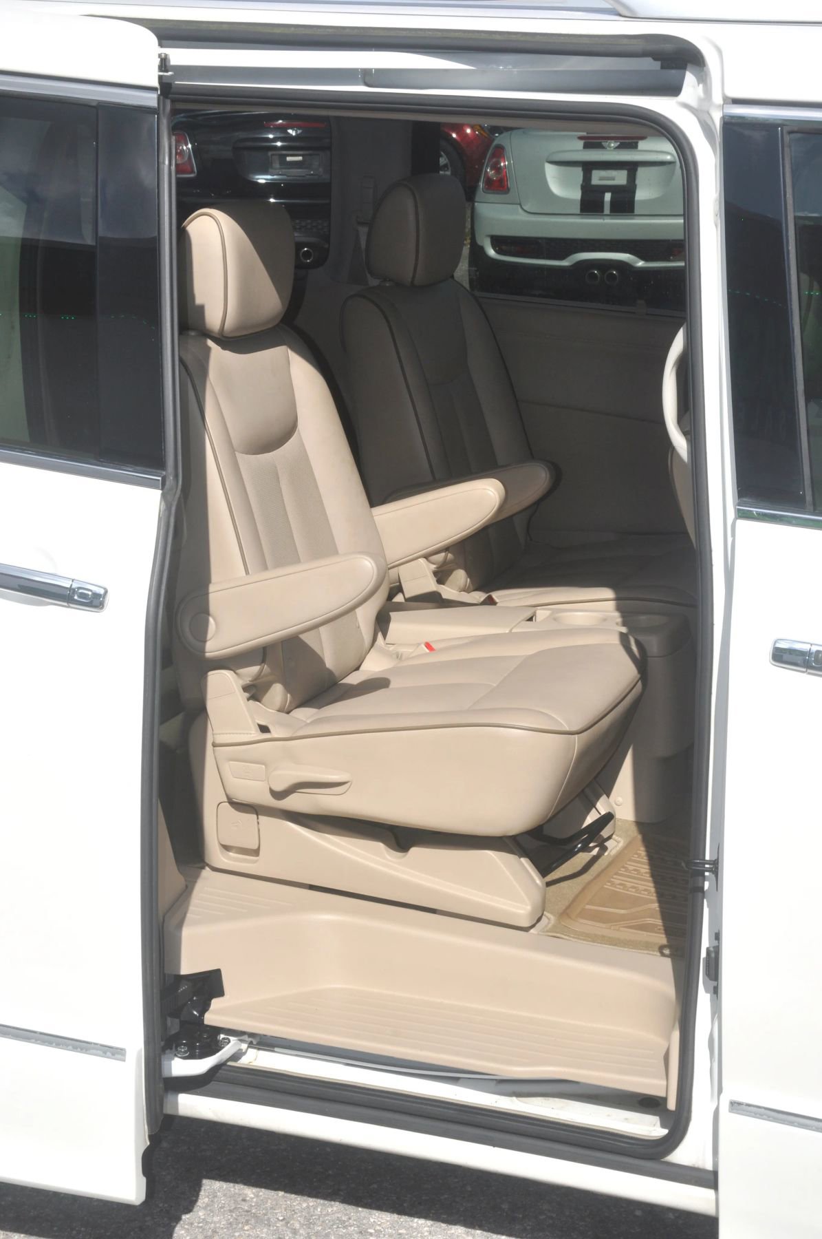 Used 2012 Nissan Quest LE w/ Value Cargo Pkg image 15