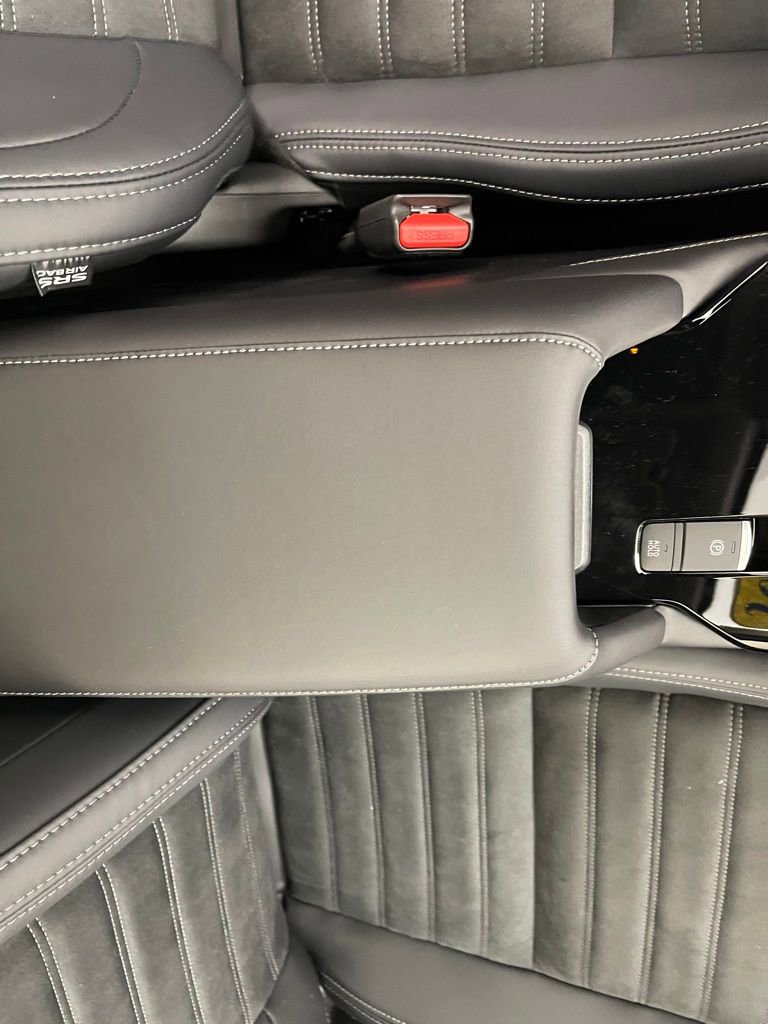 New 2025 Mitsubishi Outlander SE image 11