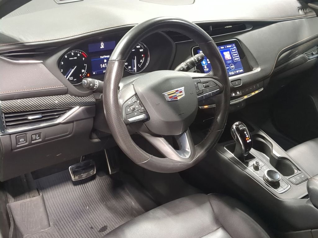 Used 2023 Cadillac XT4 Sport w/ LPO, Onyx Lite Package image 10
