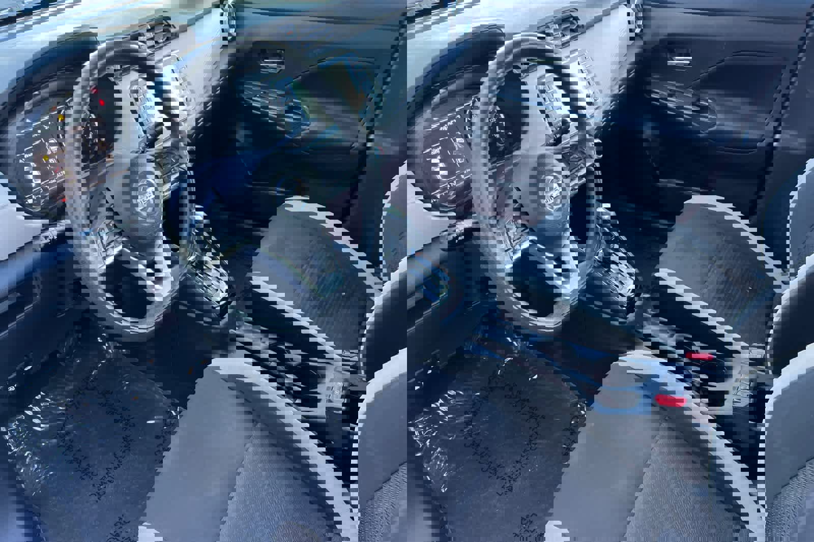 Used 2021 Nissan Versa SV image 11