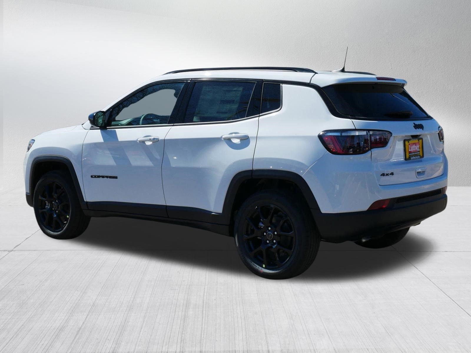 New 2026 Jeep Compass Latitude w/ Sun and Sound Group image 5