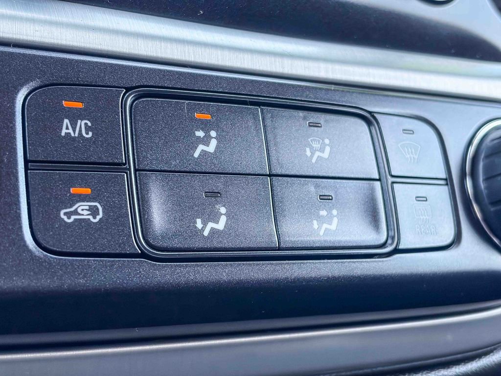 Used 2020 GMC Canyon SLE w/ Driver Alert Package image 28