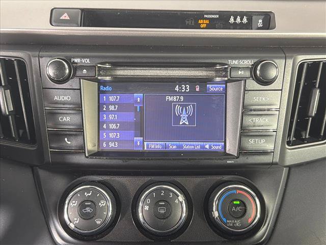 Used 2018 Toyota RAV4 LE AWD/4WD image 28