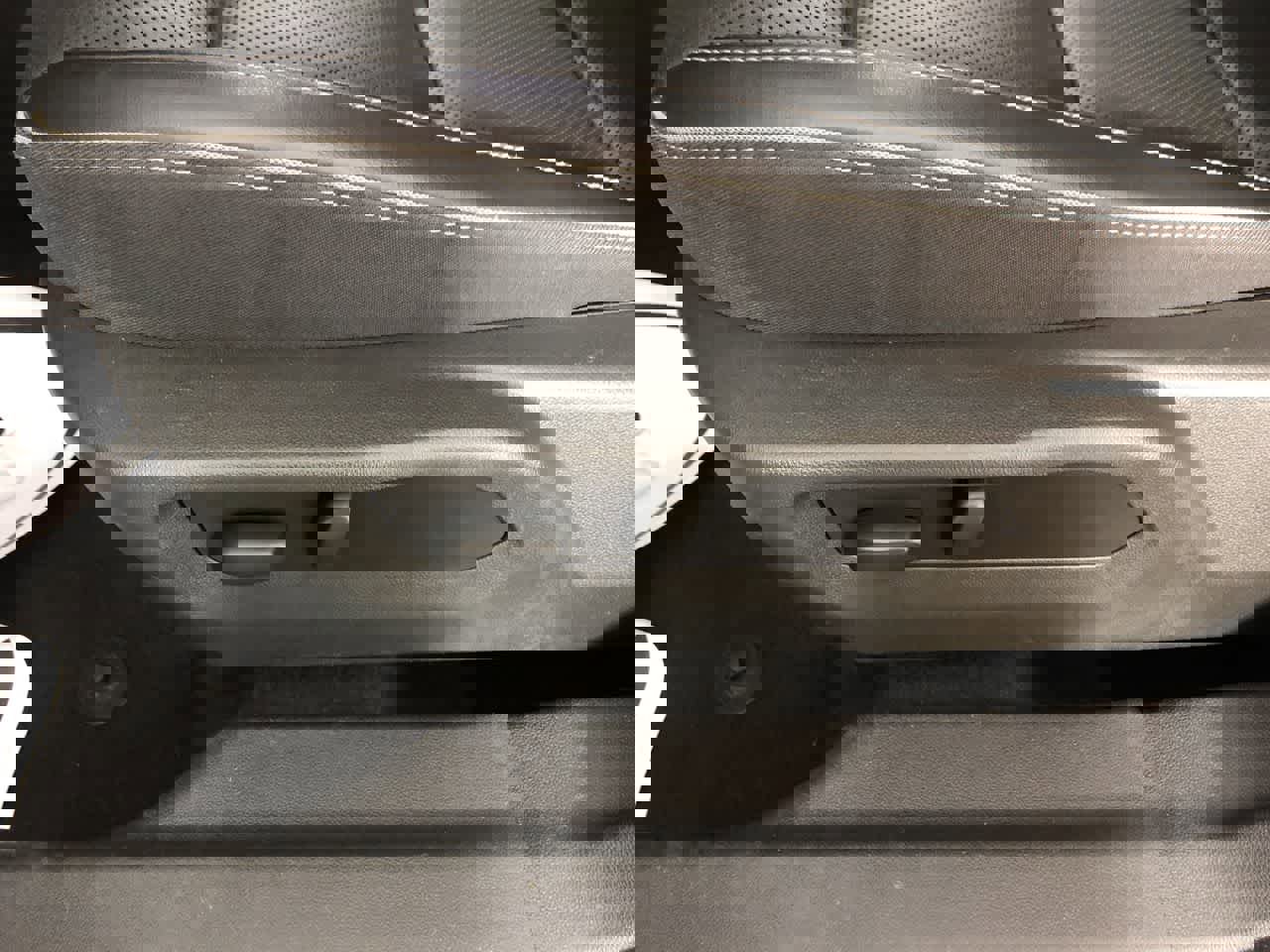 Used 2023 Buick Envision Essence image 12