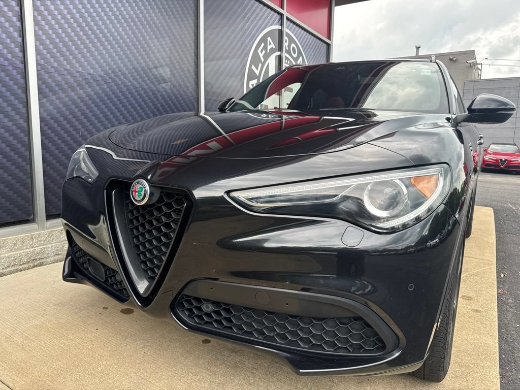 Used 2023 Alfa Romeo Stelvio Veloce AWD/4WD image 18