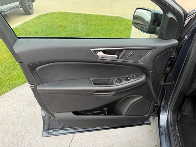 Used 2023 Ford Edge SE w/ Black Appearance Package AWD/4WD image 8