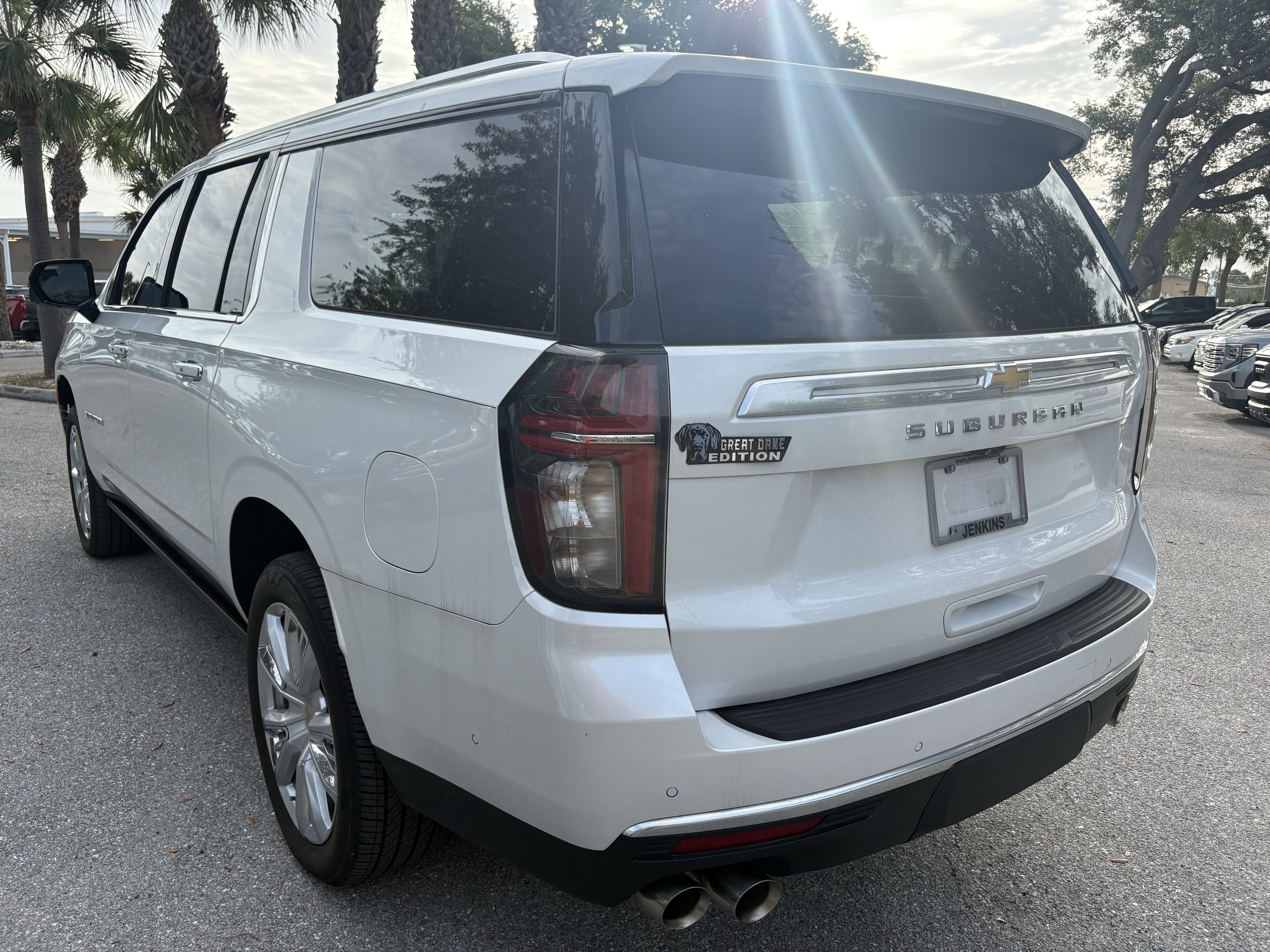 Used 2024 Chevrolet Suburban High Country w/ Advanced Technology Package AWD/4WD image 5
