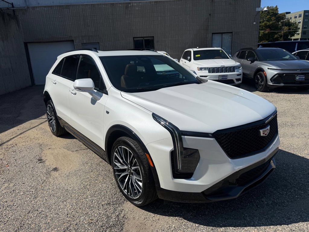 Used 2024 Cadillac XT4 Sport AWD/4WD image 9