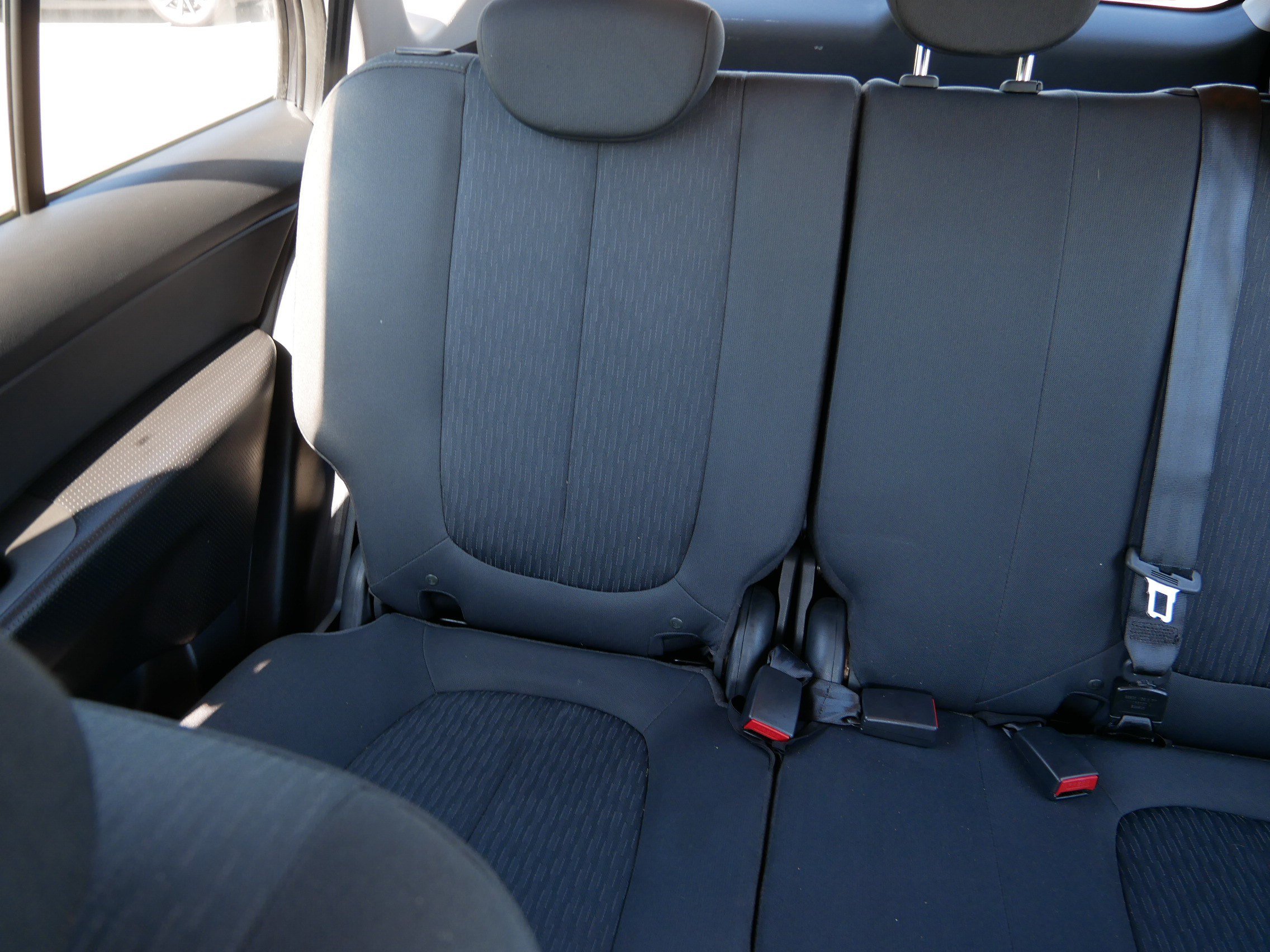 Used 2008 Kia Rondo LX w/ Convenience Pkg FWD image 13