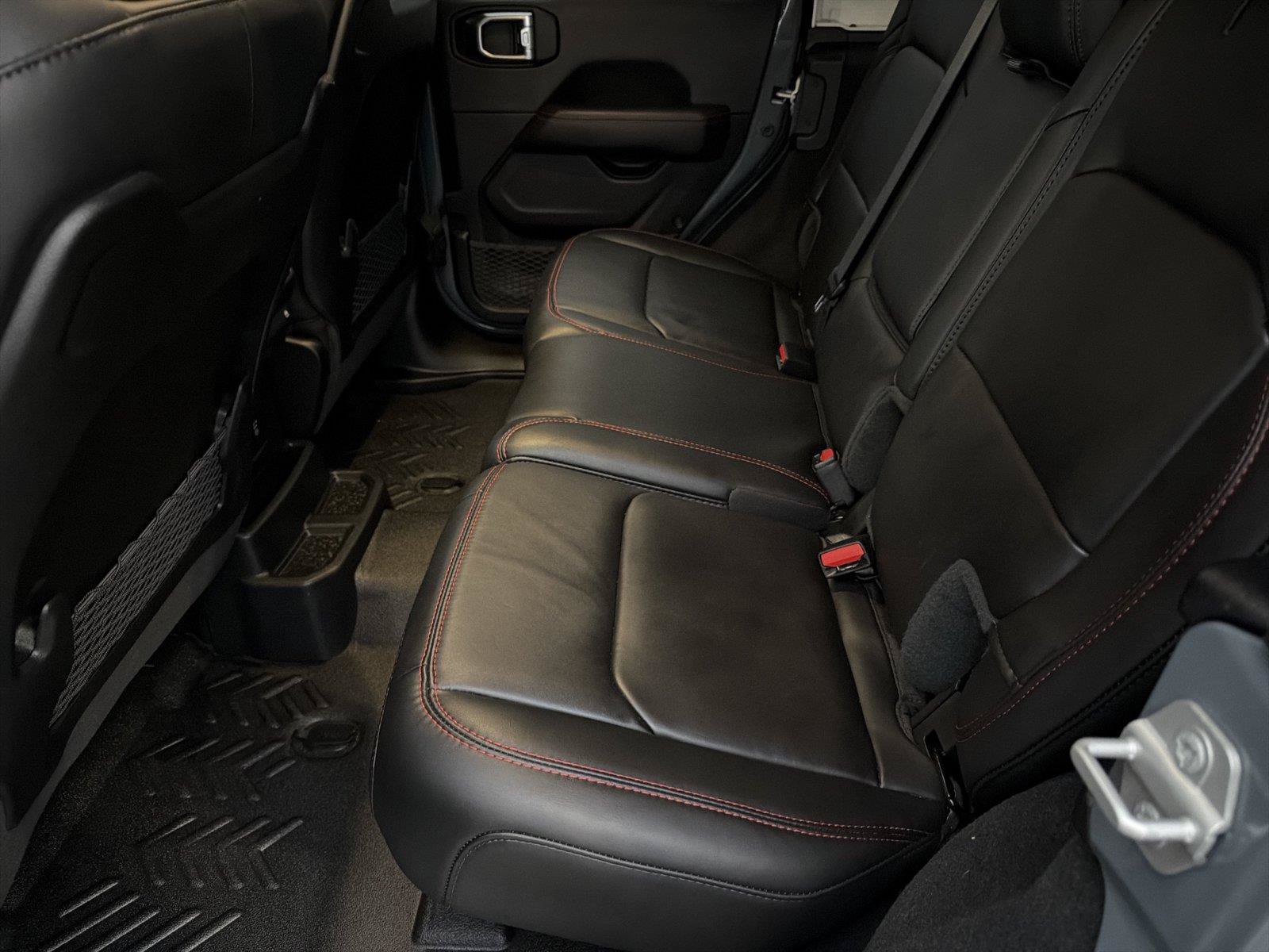 Used 2025 Jeep Wrangler Unlimited Rubicon AWD/4WD image 21