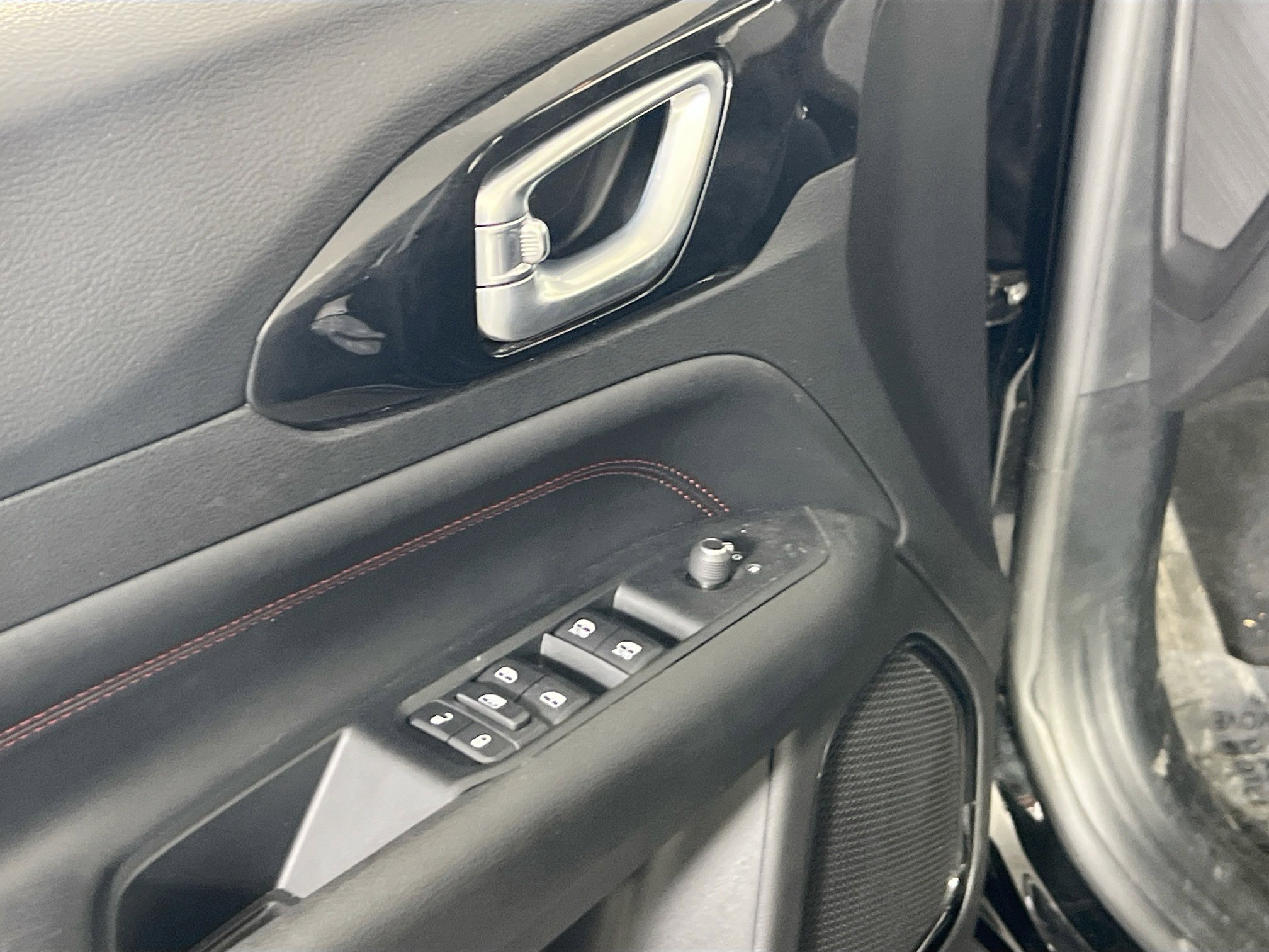 Used 2022 Jeep Compass Trailhawk w/ Trailhawk Convenience Group image 17