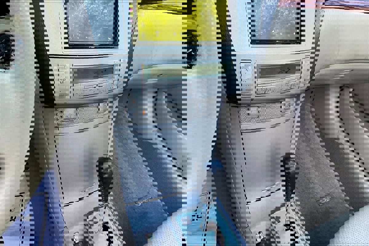 Used 2005 Toyota Solara SLE FWD image 15