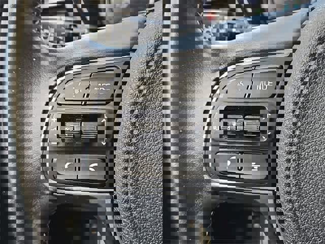 Used 2022 Kia Niro EX image 24