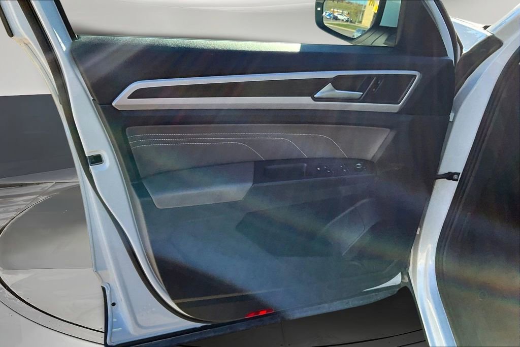 Used 2022 Volkswagen Atlas SE image 19