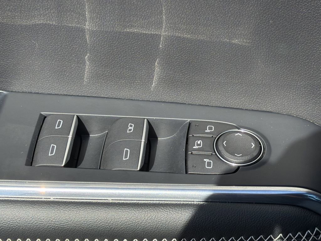 Used 2024 GMC Acadia Denali w/ Super Cruise Package image 17