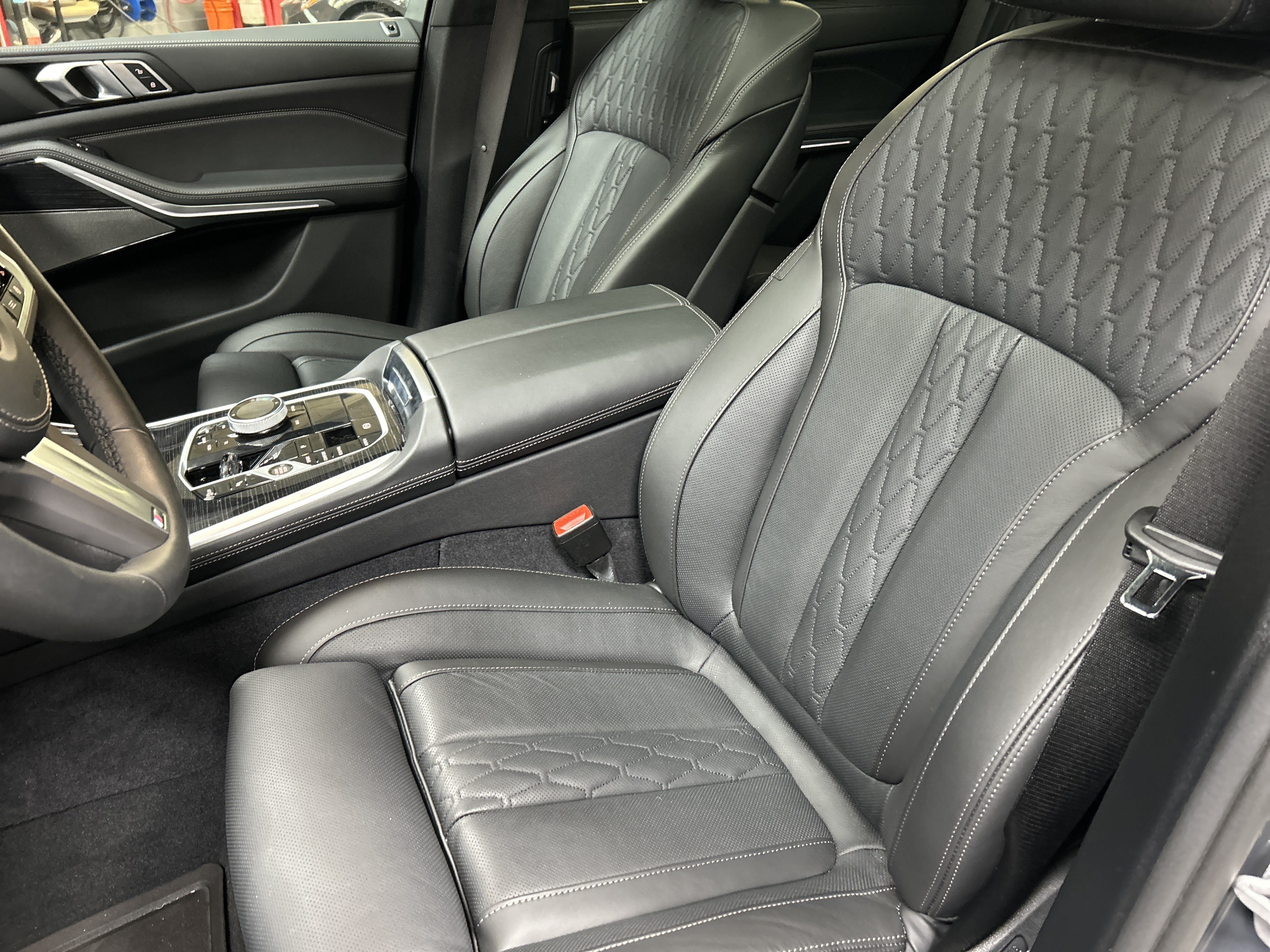 Used 2026 BMW X5 sDrive40i w/ Executive Package RWD image 16