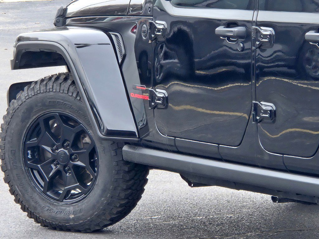 Used 2021 Jeep Gladiator Willys image 11