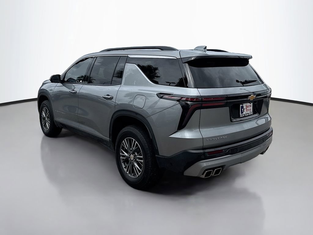 Used 2024 Chevrolet Traverse LT FWD image 5