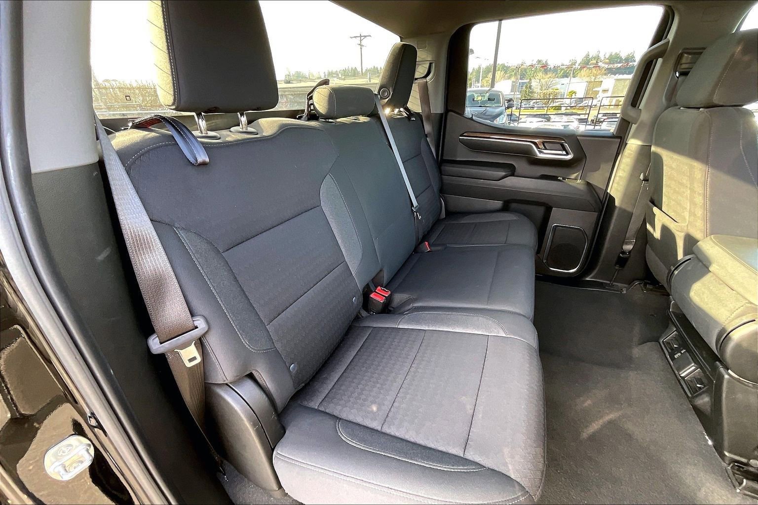 Used 2025 Chevrolet Silverado 1500 LT image 32