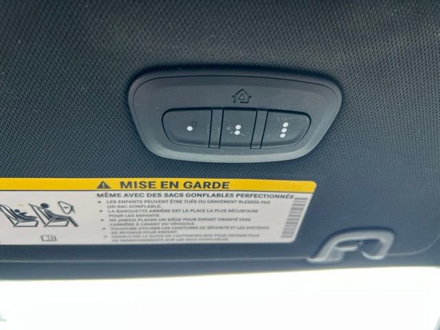 Used 2025 Chrysler Pacifica Limited FWD image 27