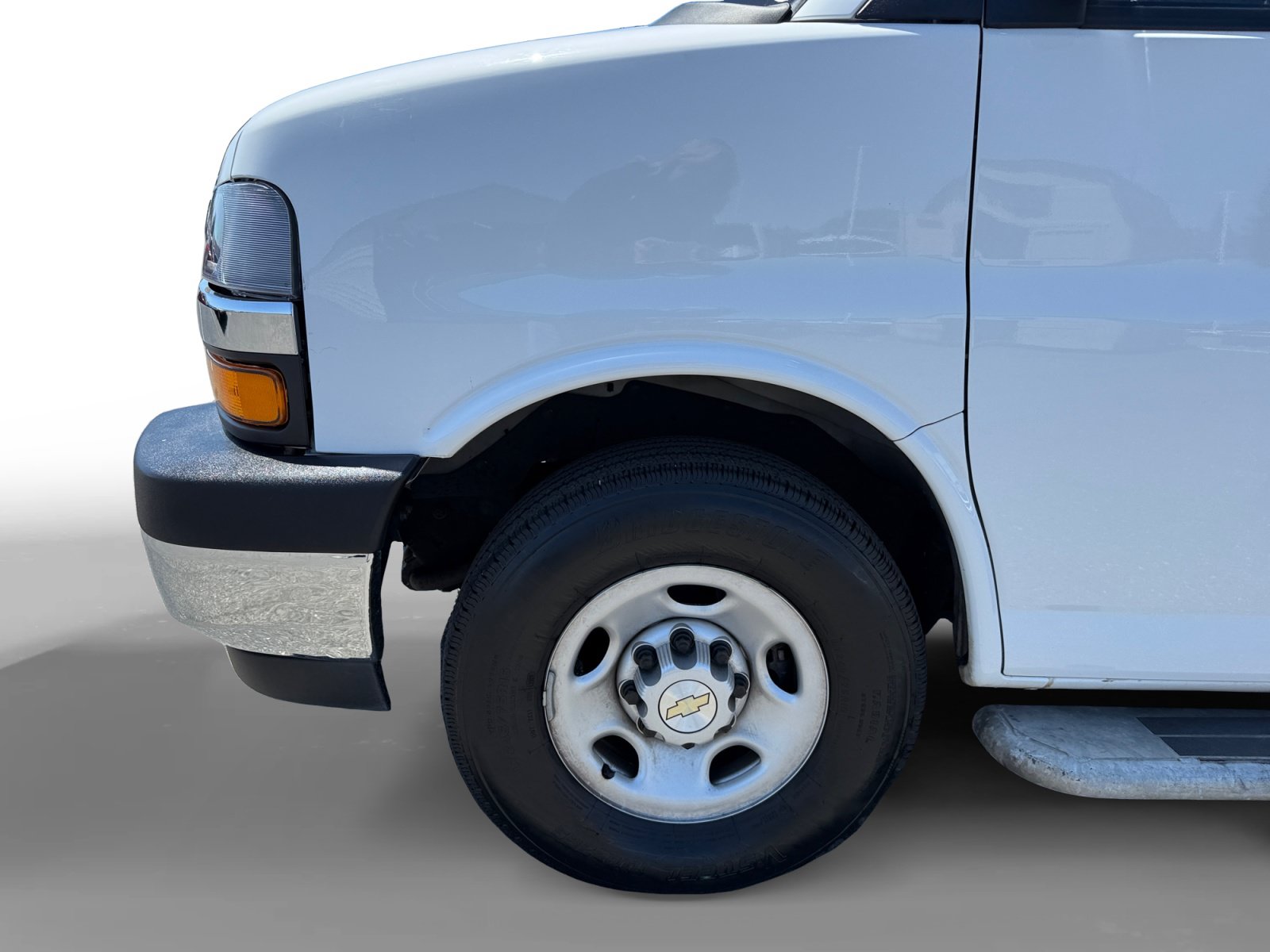 Used 2023 Chevrolet Express 2500 w/ Driver Convenience Package RWD image 9