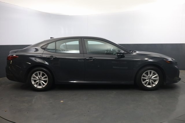 Used 2025 Toyota Camry LE image 4