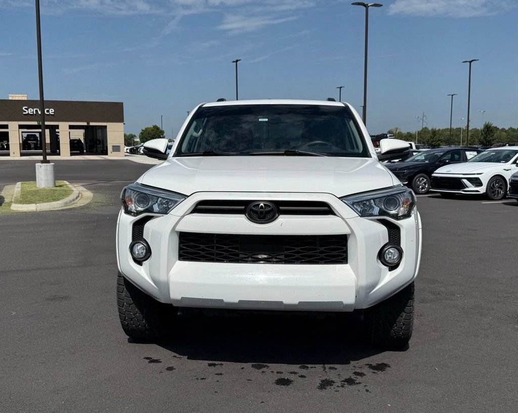 Used 2020 Toyota 4Runner SR5 Premium AWD/4WD image 2
