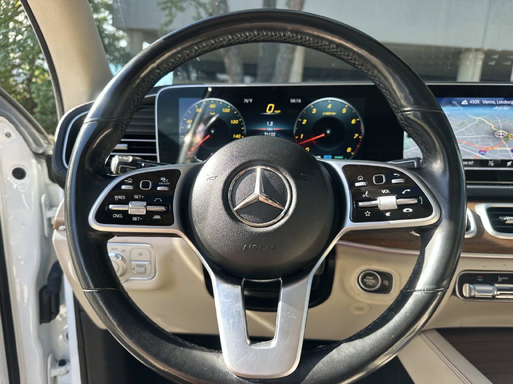 Used 2021 Mercedes-Benz GLS 580 4MATIC image 24