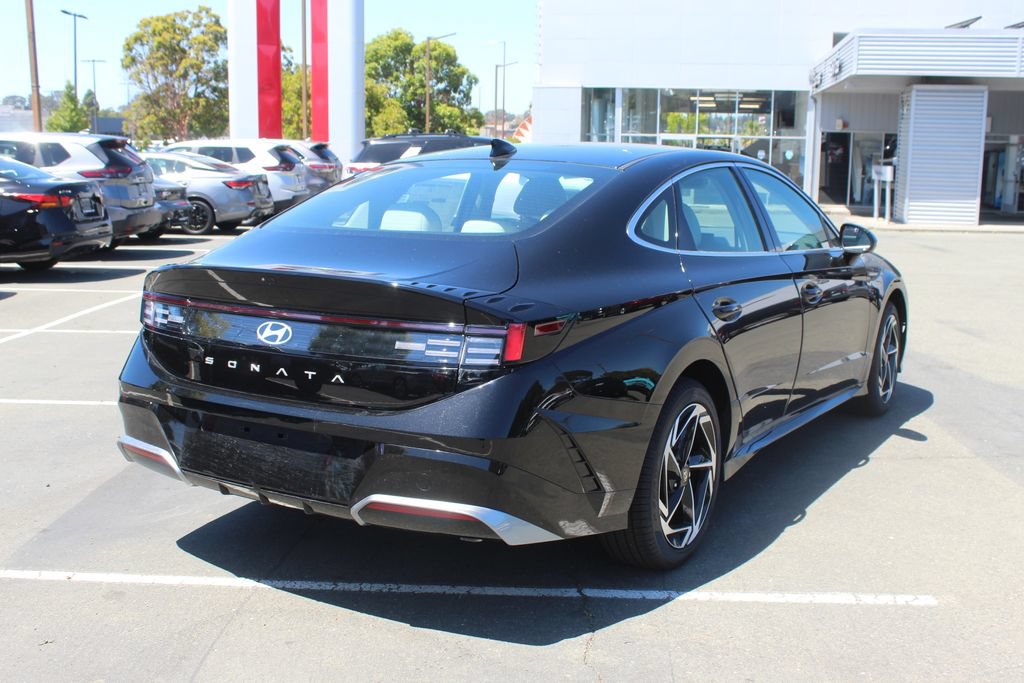 New 2026 Hyundai Sonata SEL FWD image 7