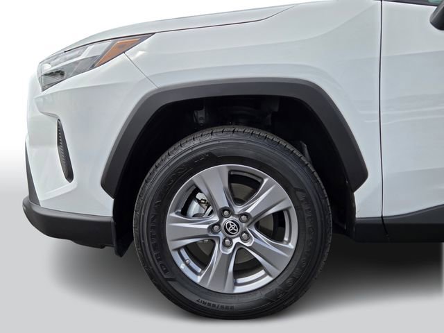 Used 2024 Toyota RAV4 LE AWD/4WD image 8