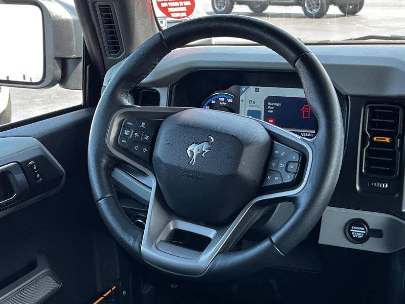 Used 2023 Ford Bronco Badlands image 12