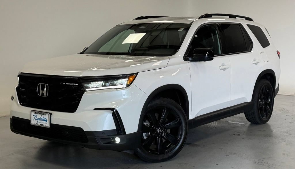 Used 2025 Honda Pilot Black Edition image 1