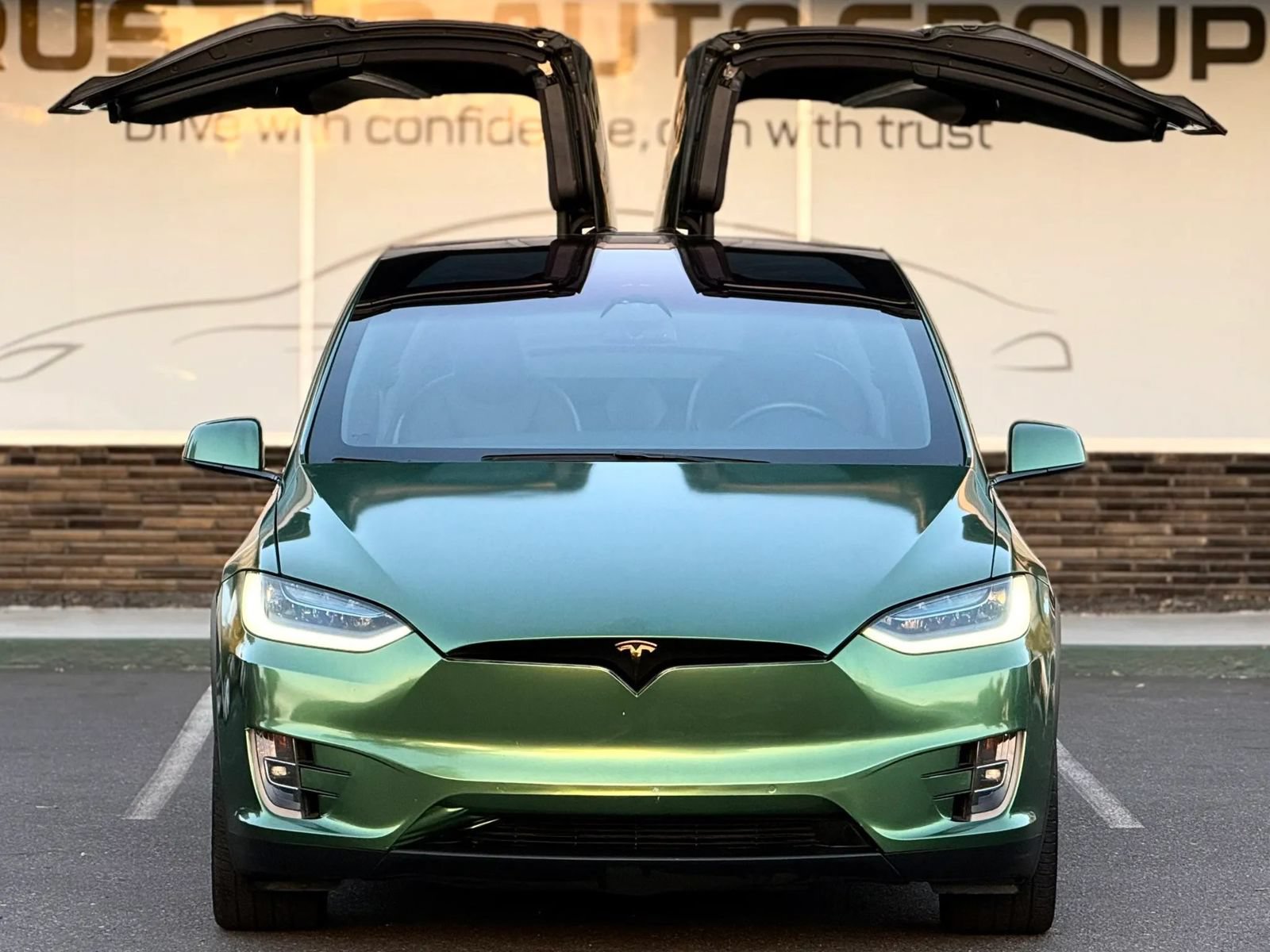 Used 2021 Tesla Model X Long Range AWD/4WD image 2