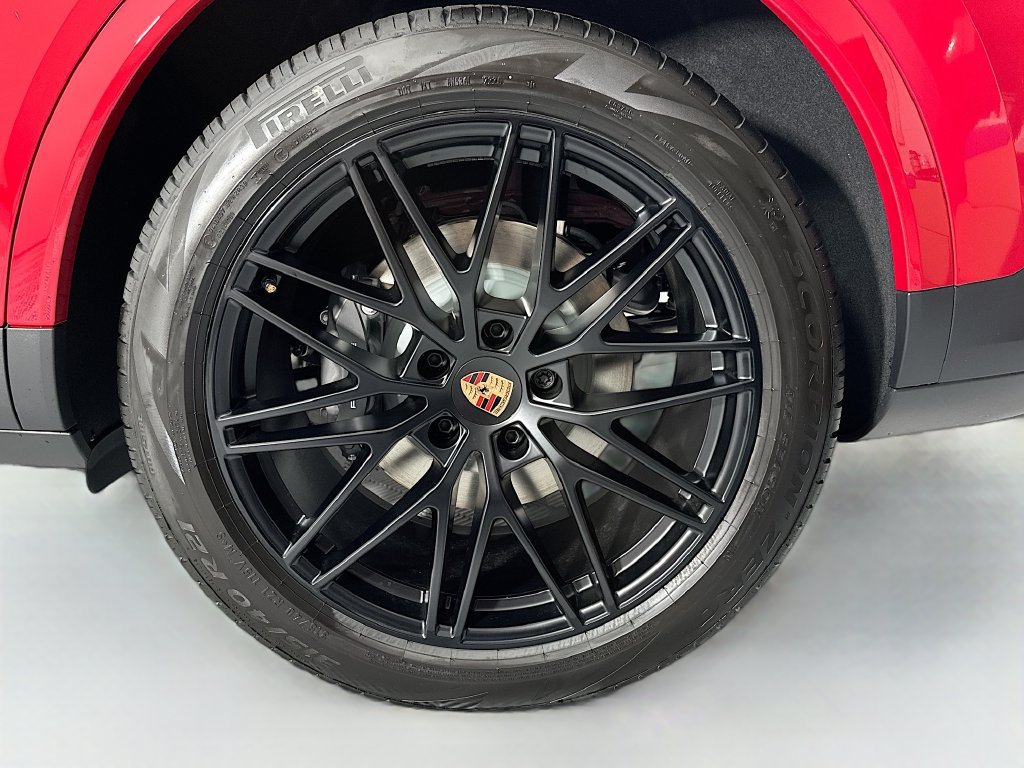 New 2026 Porsche Cayenne Coupe AWD/4WD image 32