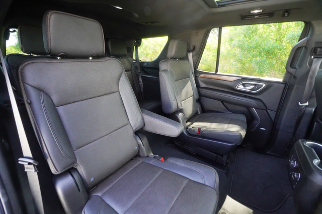 Used 2024 Chevrolet Tahoe High Country AWD/4WD image 30