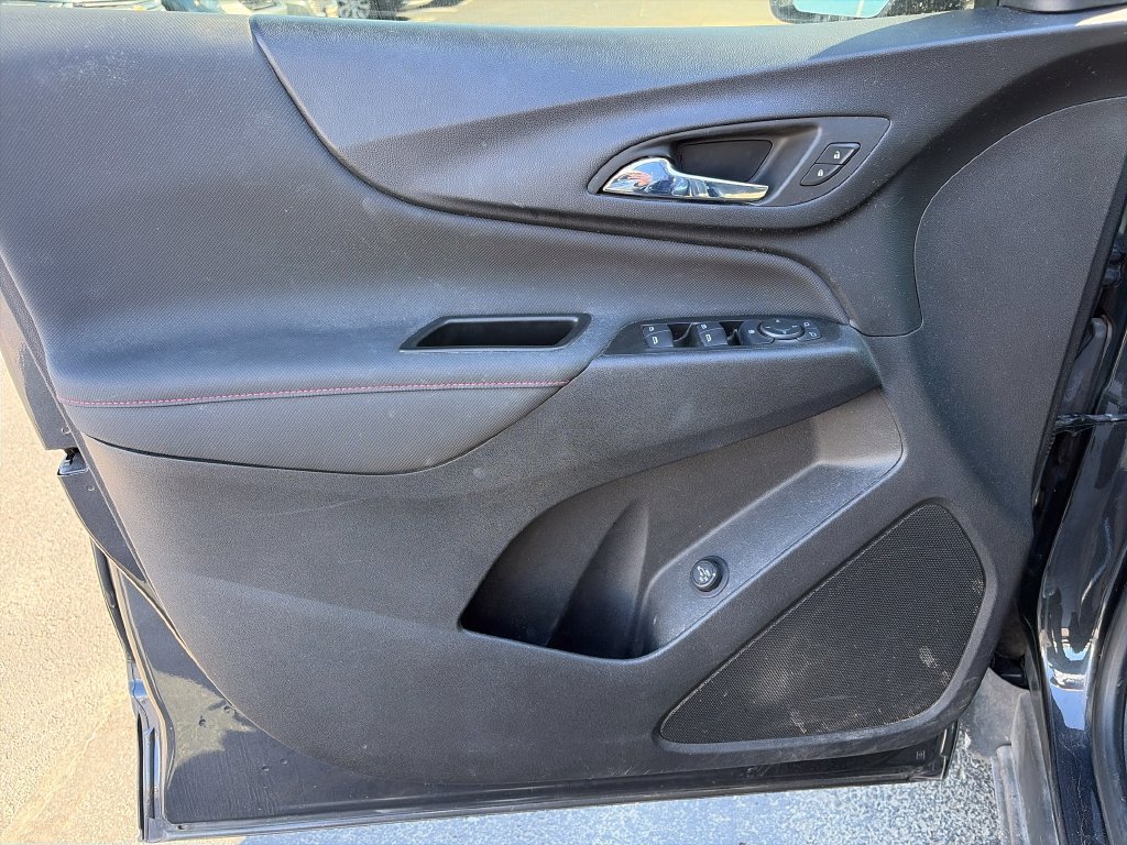 Used 2022 Chevrolet Equinox RS FWD image 17