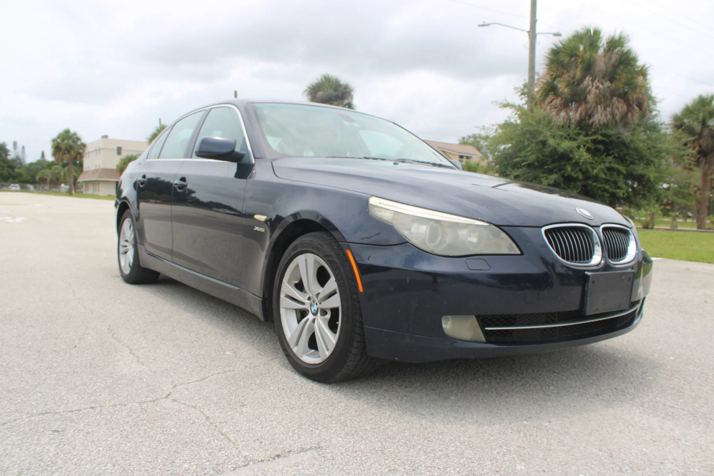 Used 2010 BMW 528i xDrive Sedan AWD/4WD image 24