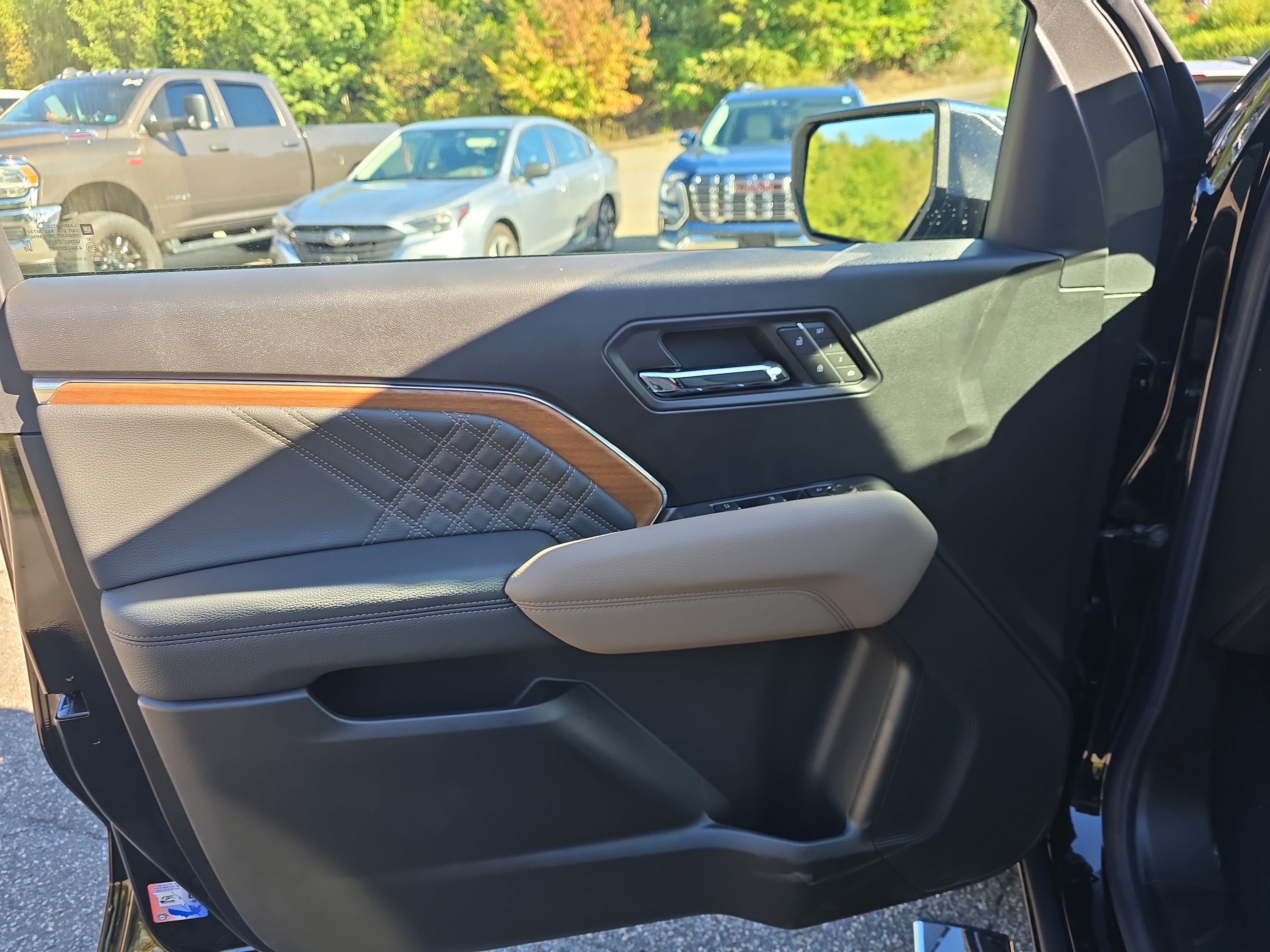 New 2026 GMC Canyon Denali AWD/4WD image 18