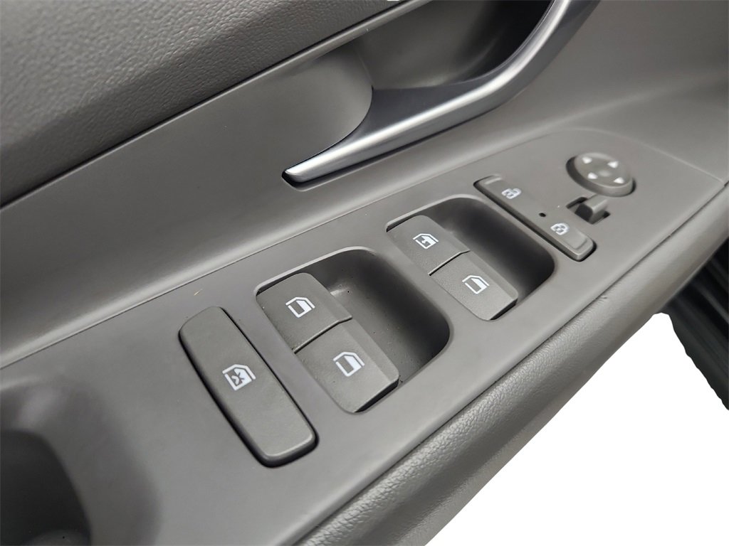 Used 2021 Hyundai Elantra SE image 18