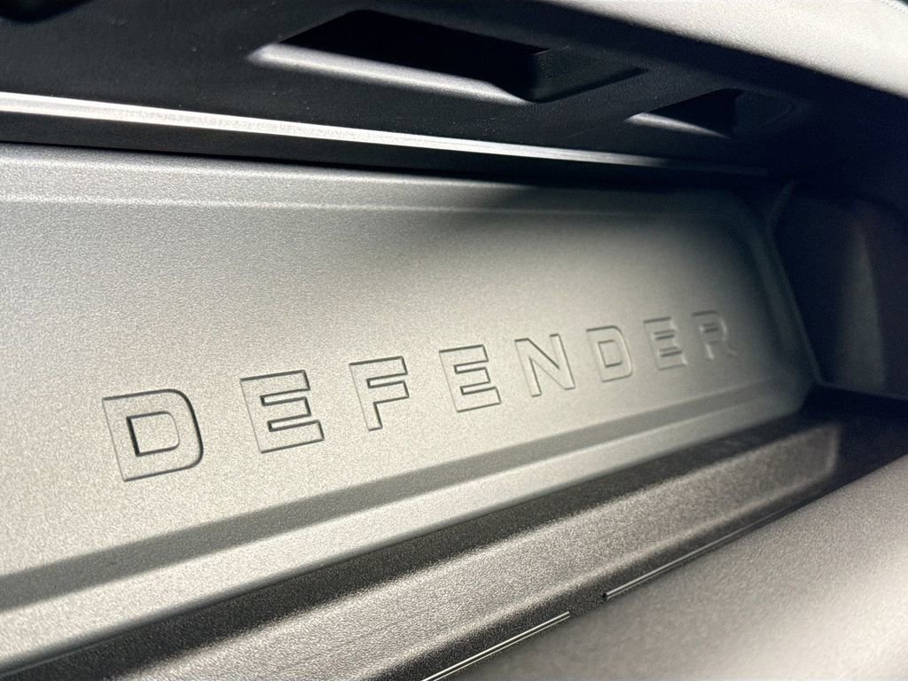 Used 2026 Land Rover Defender 110 X-Dynamic SE AWD/4WD image 22