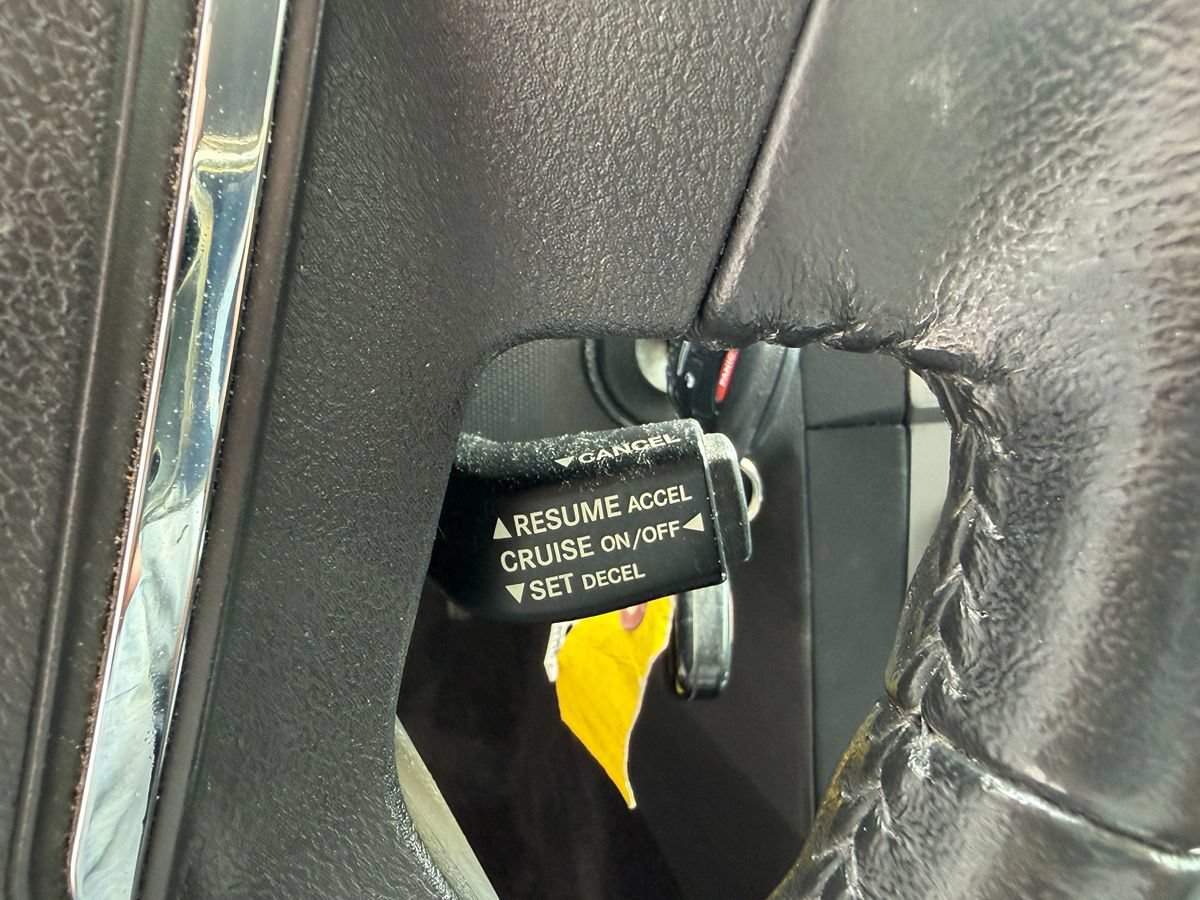 Used 2010 Dodge Avenger Express FWD image 7
