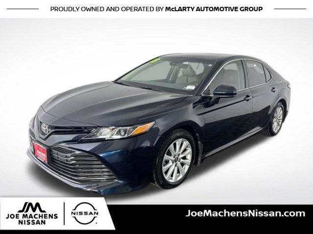 Used 2018 Toyota Camry LE FWD image 5